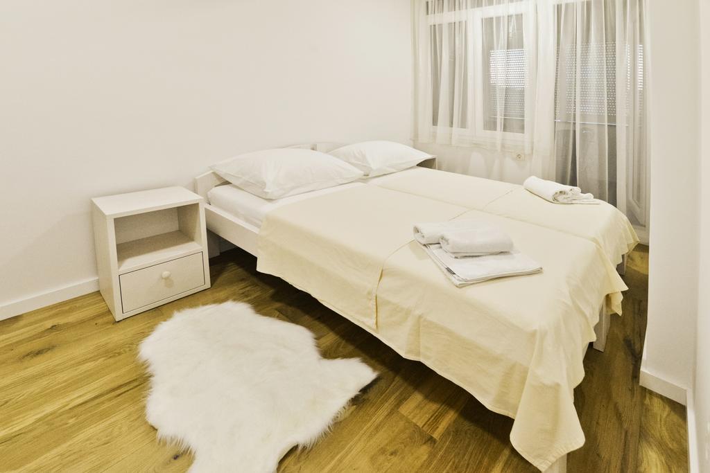 Apartment Domalu Old Town Zara Esterno foto