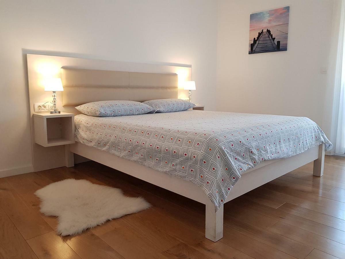 Apartment Domalu Old Town Zara Esterno foto
